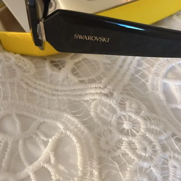 Swarovski Crystal Sunglasses SK 382 - Picture 3 of 7
